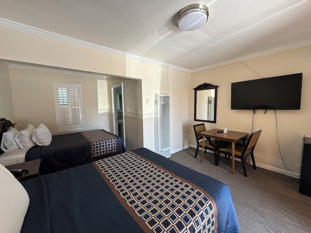 Room 2 beds photo 2