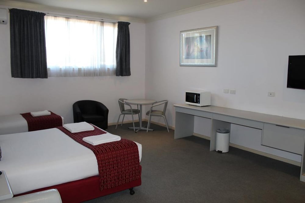 Standard Twin Room - Photo 2