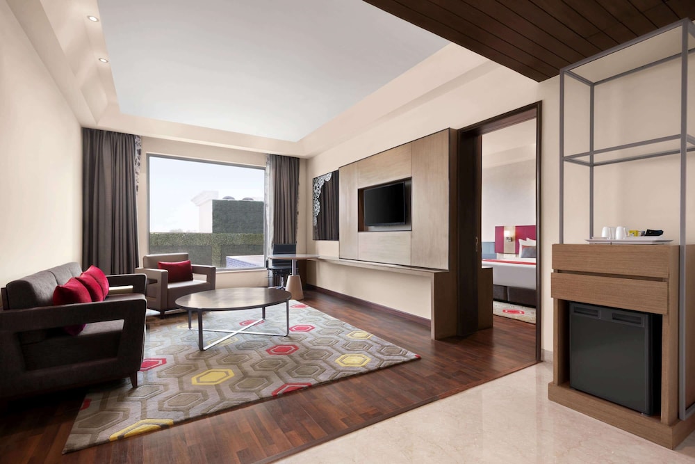 Suite, 1 Queen Bed, Non Smoking