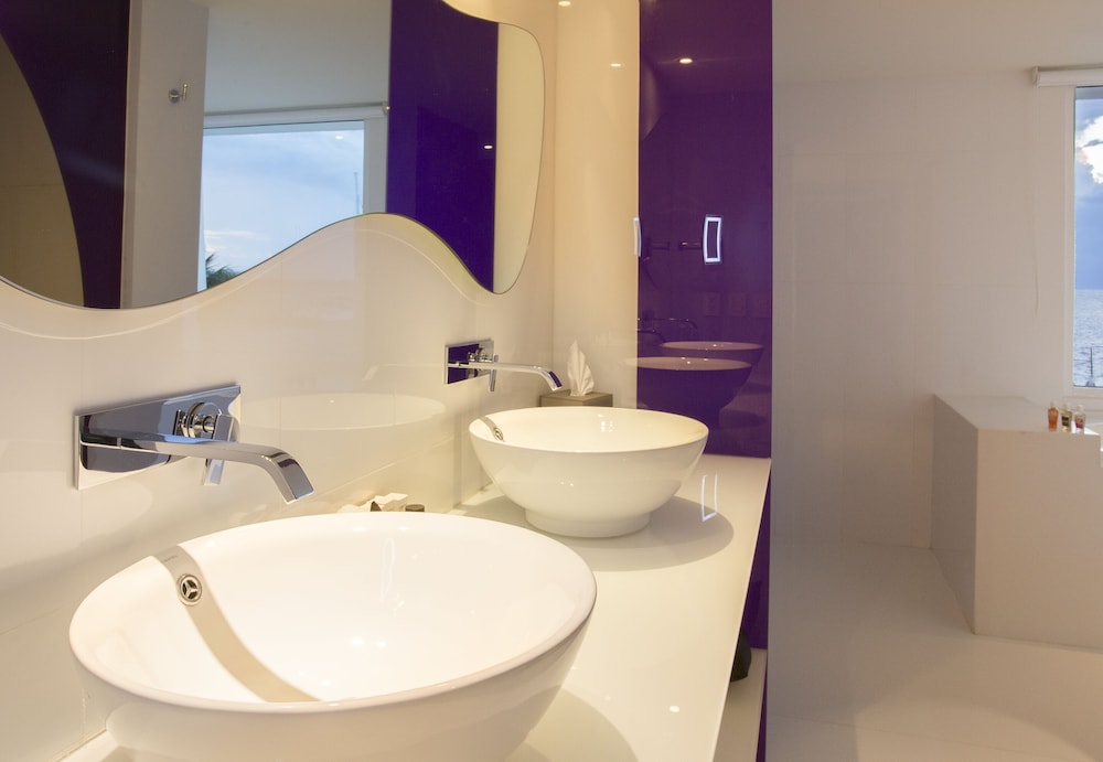 Seduction Beachfront Suite - Photo 4