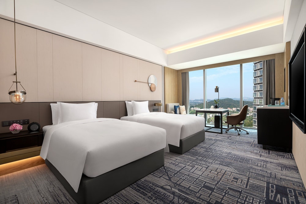 Standard Room, 2 Twin Beds, Club Lounge Access photo 3