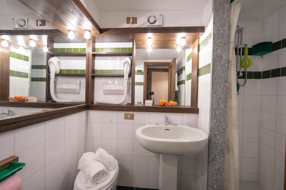 Family Studio, Mountainside (Grange Hike & Ski - 43D Sestriere)