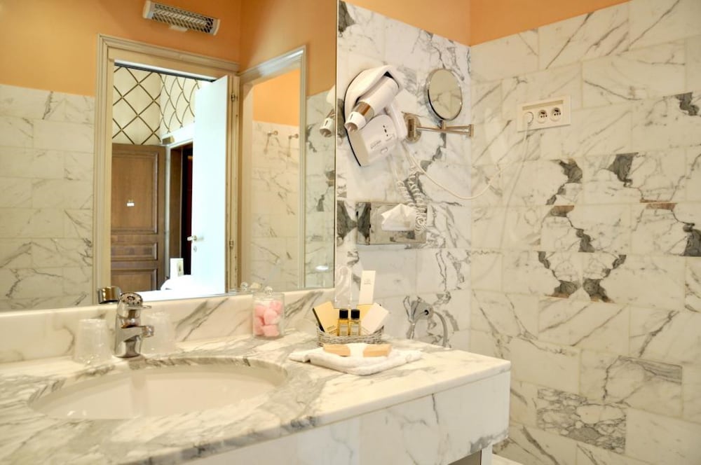 Classic Single Room, Ensuite photo 3