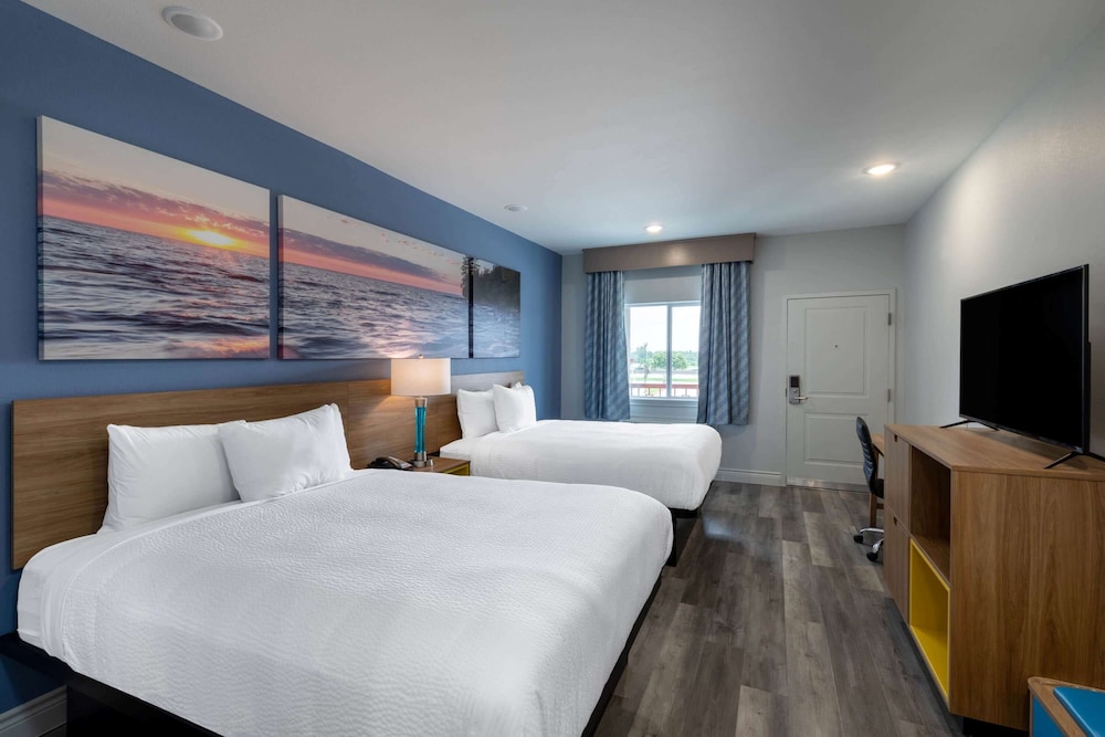 Comfort Room, 2 Queen Beds, Non Smoking - Photo 20