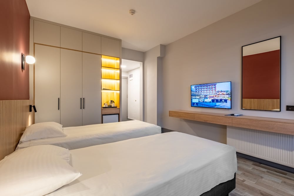 Standard Double or Twin Room, Sea View photo 3