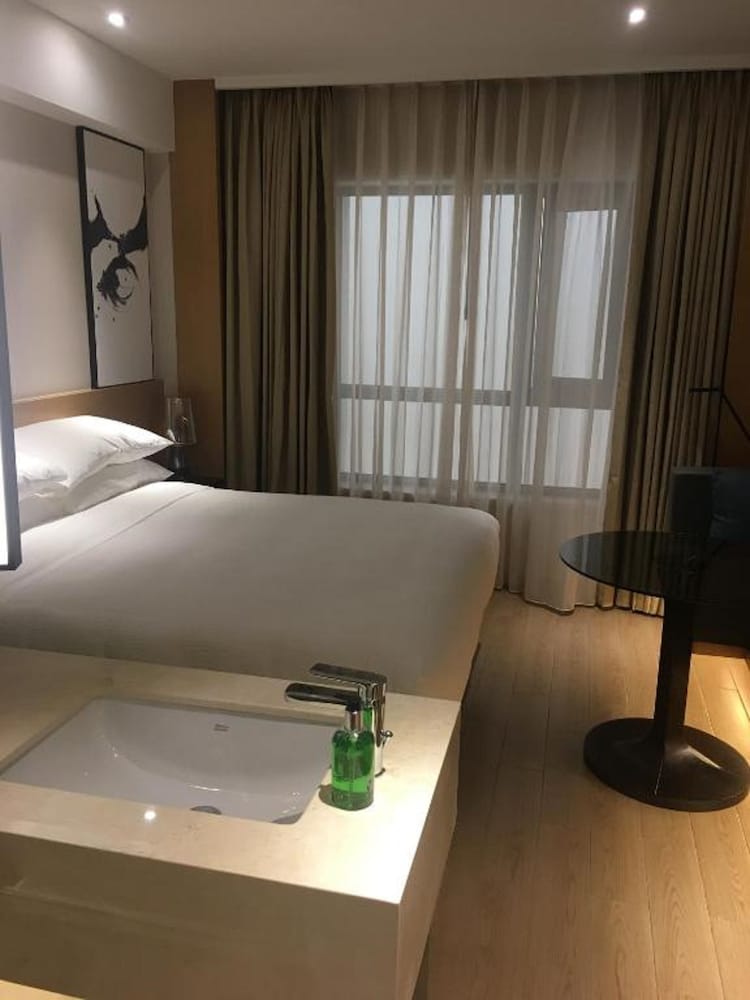 Business Room, 1 King Bed photo 2