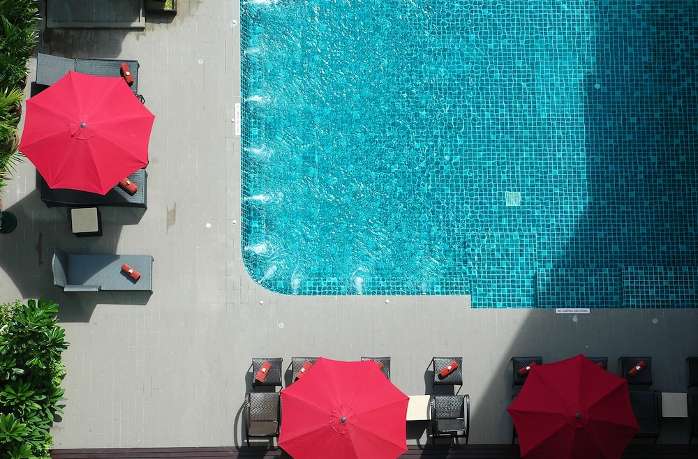Superior Pool View - Photo 5