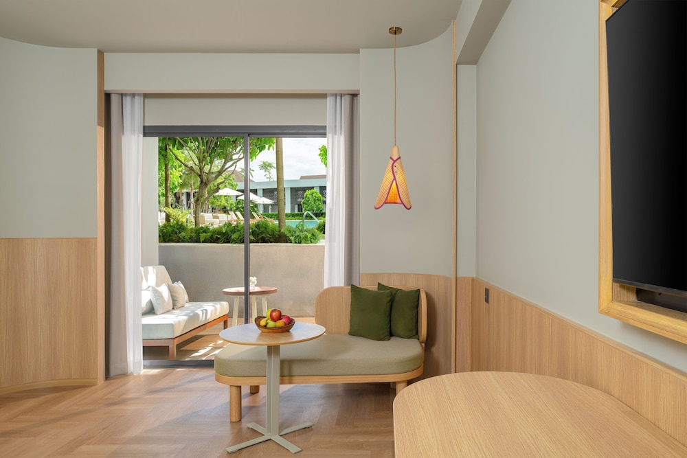 Superior Double Room, Pool Access (Balcony. Garden Wing) photo 2