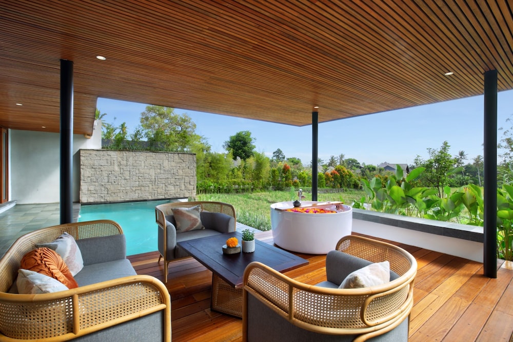Grand 2 Bedroom Private Pool Villa with Ricefield View - Photo 22