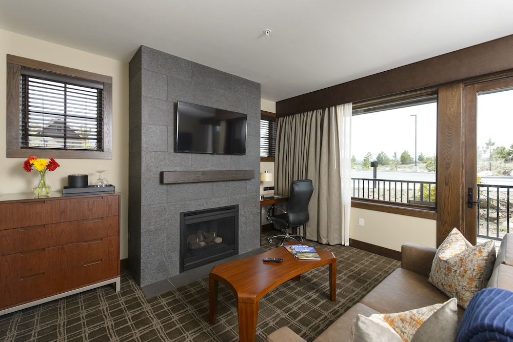 Deluxe Room, 2 Queen Beds, Resort View photo 2
