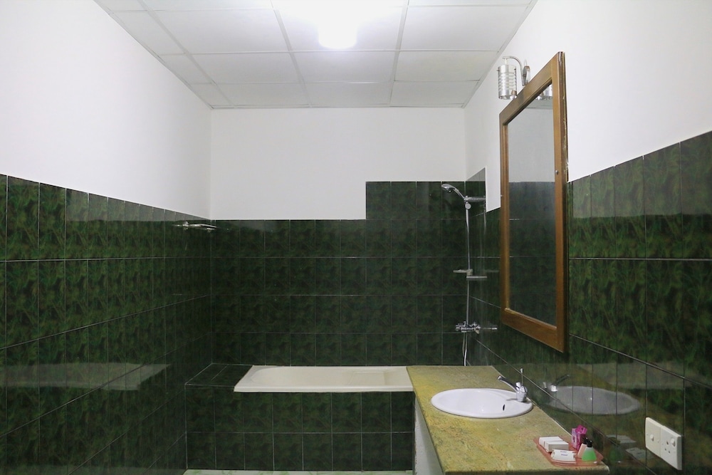 Standard Double Room, 1 King Bed, Smoking, Ocean View photo 2
