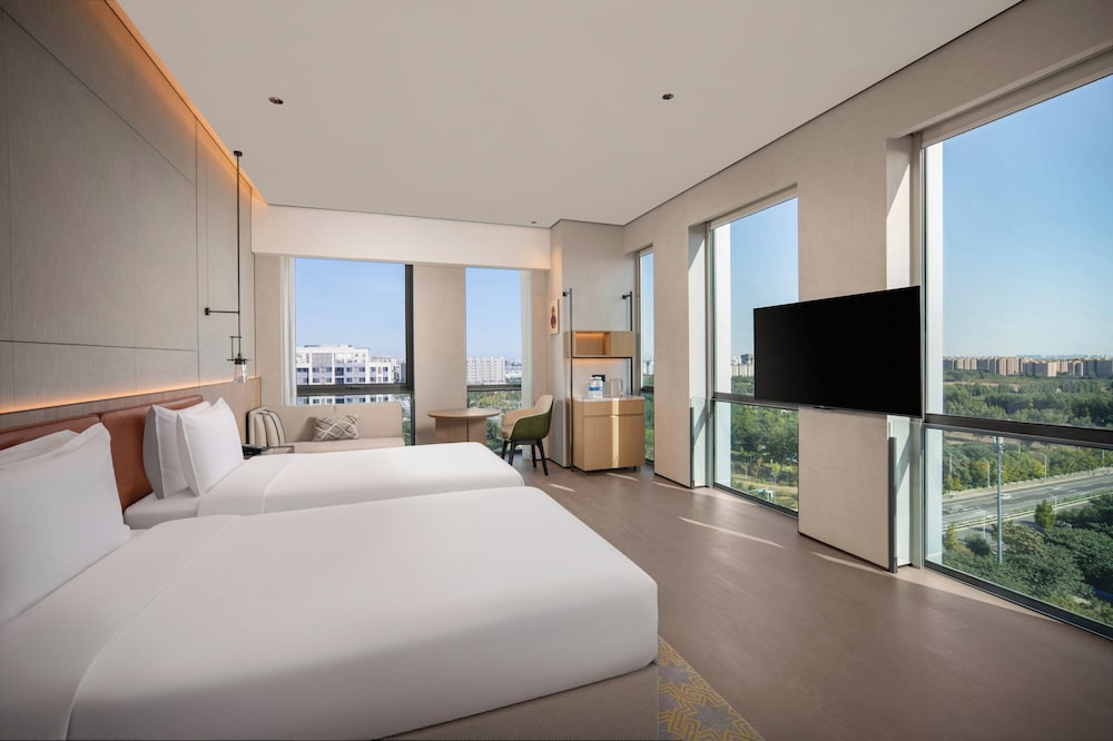 Deluxe Room, 2 Single Beds, City View