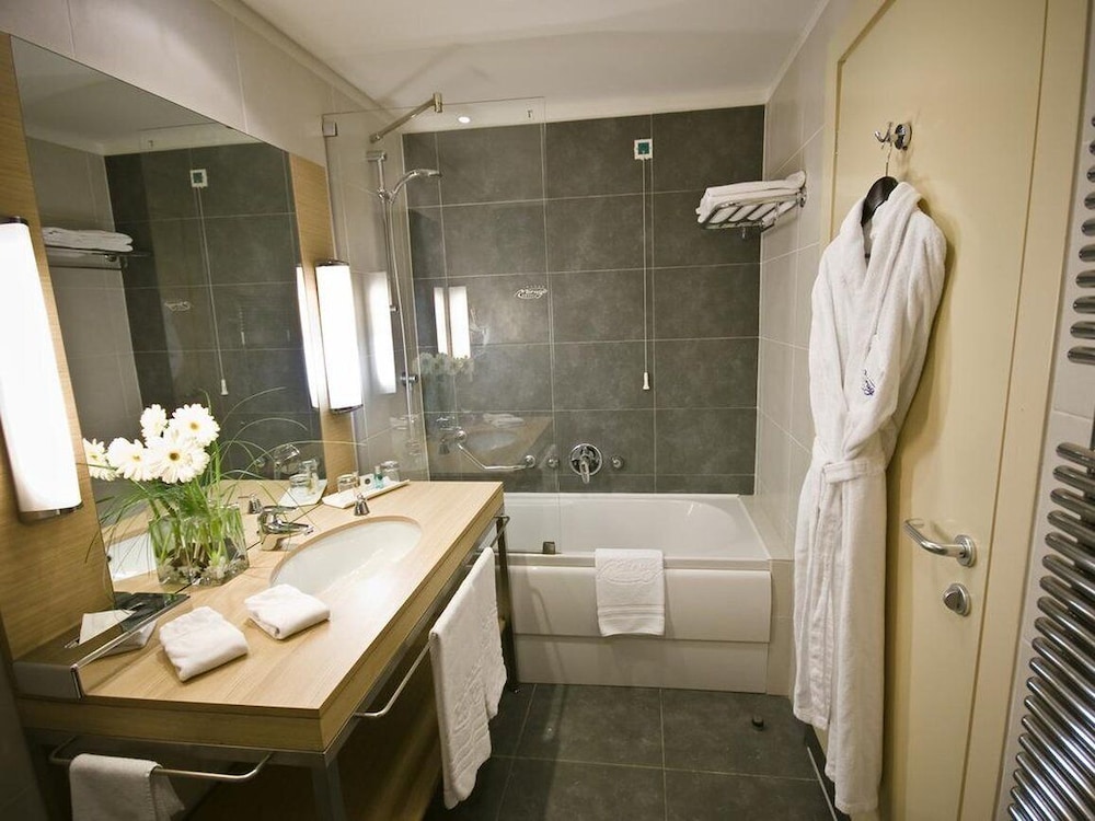Deluxe Twin Room photo 3