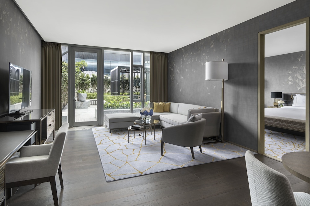 Deluxe Suite (Garden)