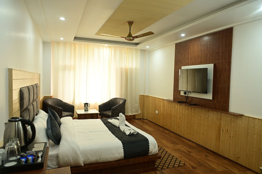 Premium Room - Photo 13