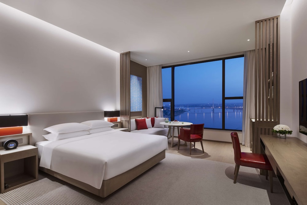 Club Room, 1 King Bed