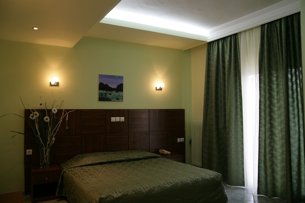Standard Double Room - Photo 8