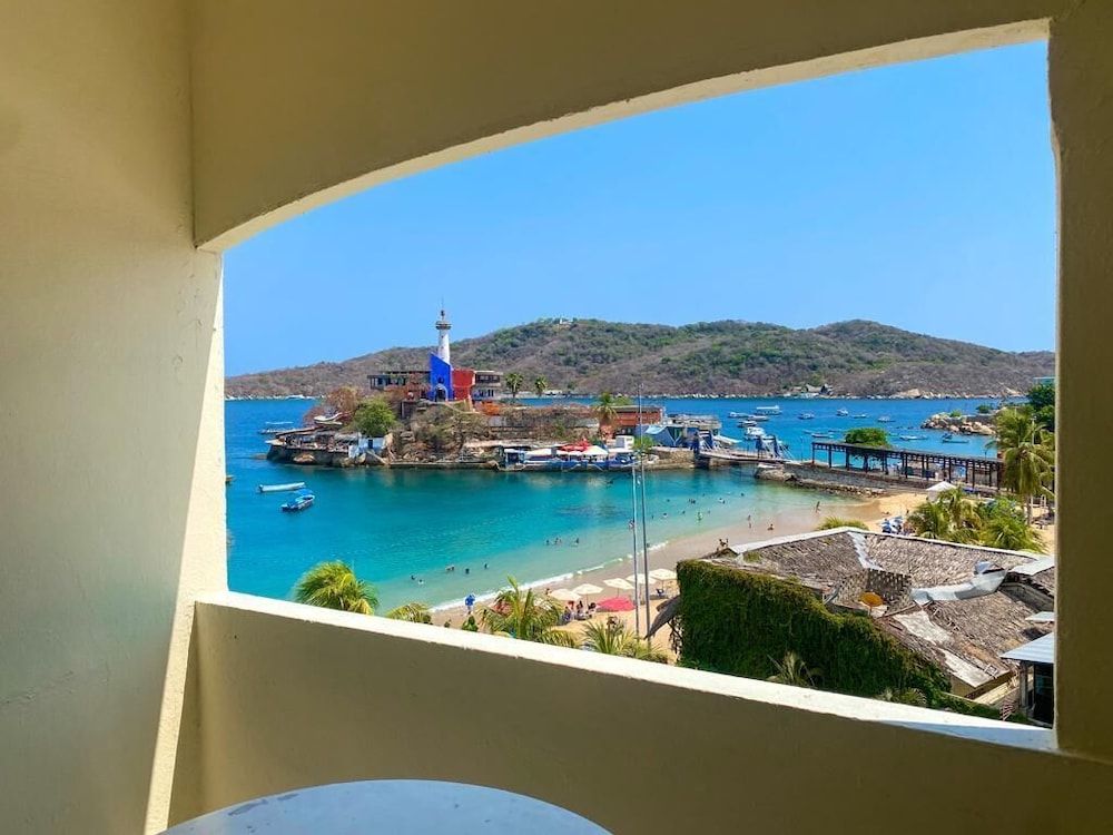 Standard Room, Pool View photo 2