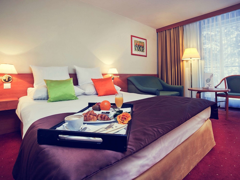 Standard Room, 1 Queen Bed with Sofa bed photo 3