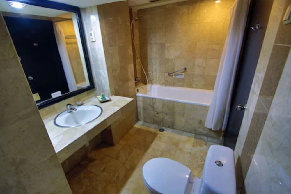 Deluxe Room - Photo 5