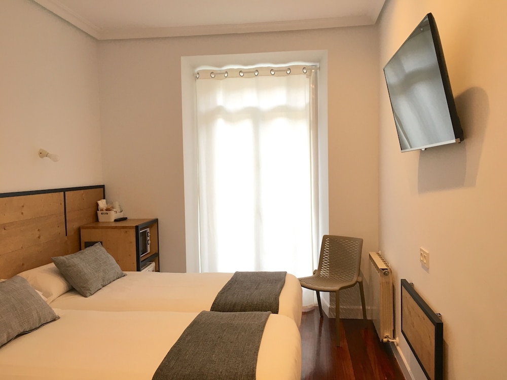 Deluxe Double Room, Balcony, City View photo 2