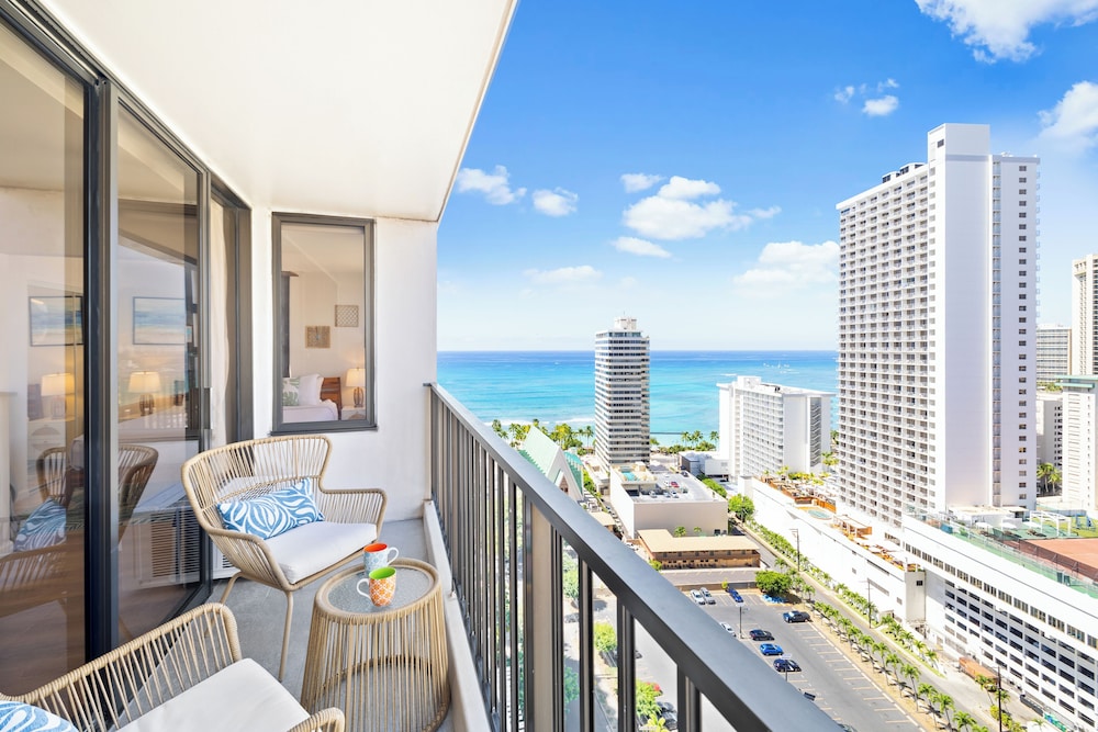 Premium Remodeled Condo with Ocean View and Parking: Premium Suite, 1 Bedroom, Air conditioning, Ocean View (0147) photo