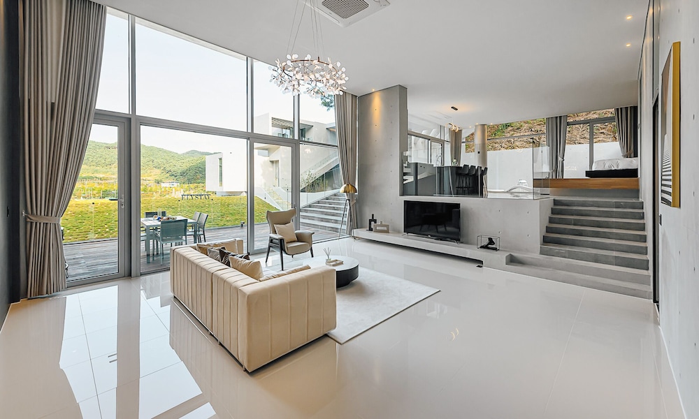 Royal Suite A