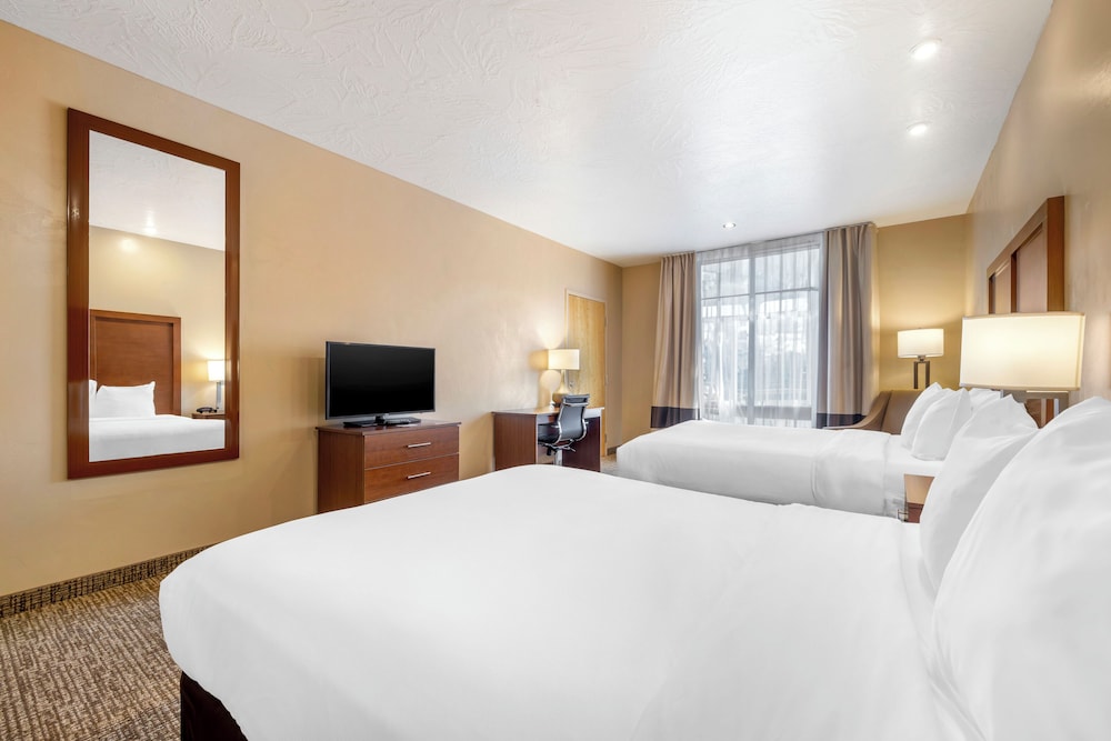 Room, 2 Queen Beds, Accessible, Non Smoking - Photo 1