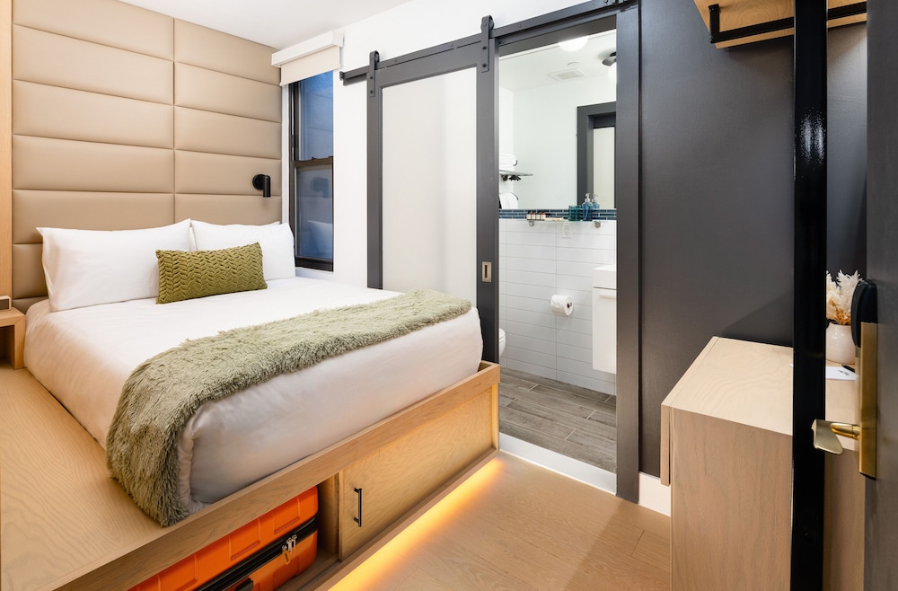 Full-Size Elegance Escape in Midtown