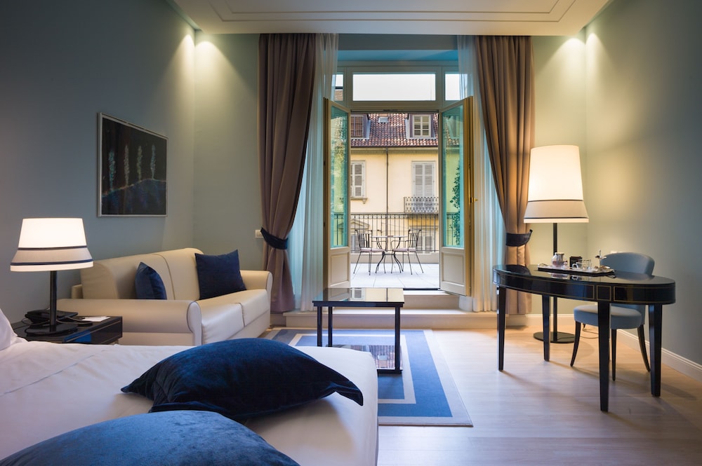 Deluxe Double Room, Balcony - Photo 1