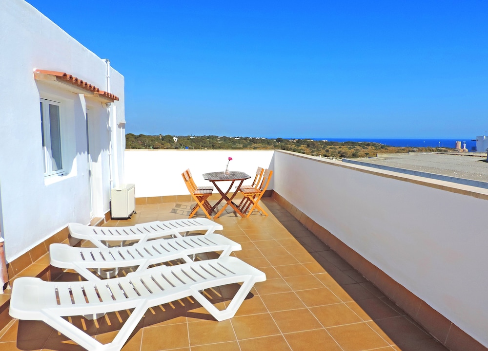 Penthouse, 2 Bedrooms, Sea View (4 - 5 adults) thumbnail 5