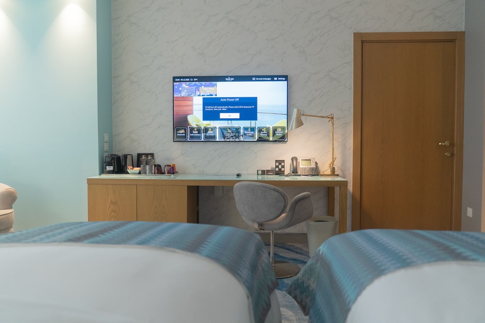 Premium Superior Twin Room with Symphony Lounge access