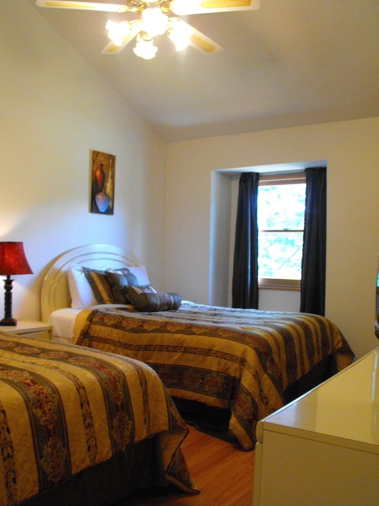 Townhome, 2 Bedrooms photo 2