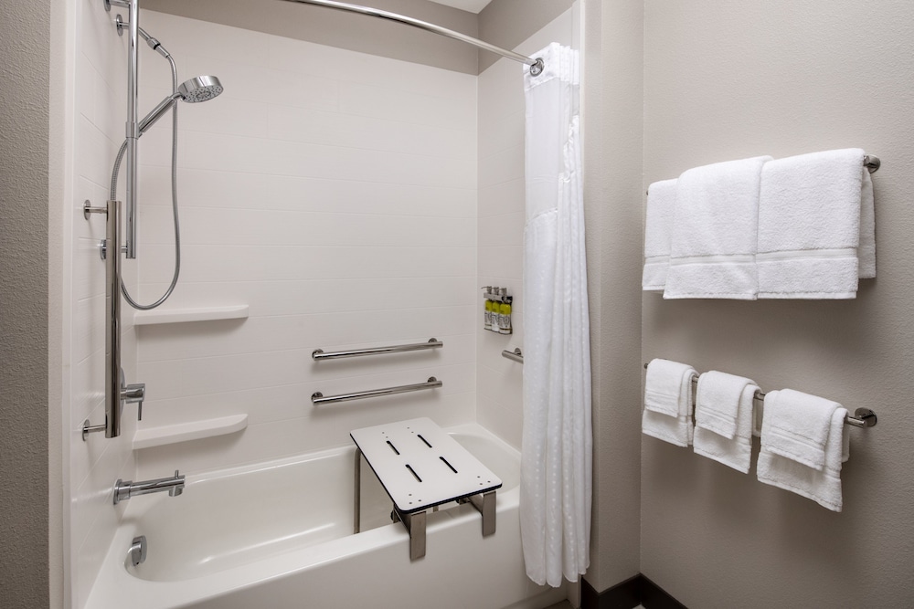 Suite, 2 Queen Beds, Accessible (Communications, Accessible Tub) - Photo 5