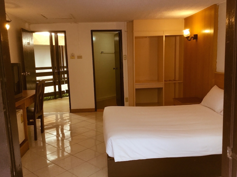 Deluxe Double Room, 1 Queen Bed photo 2