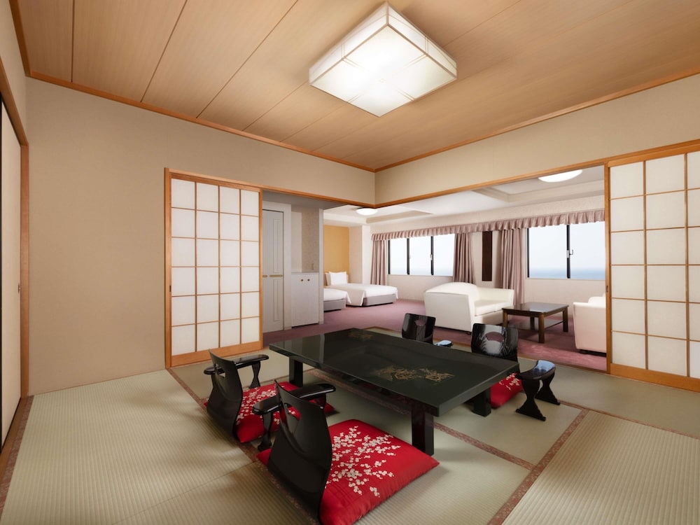 Junior Suite, 2 Twin Beds, Sea View