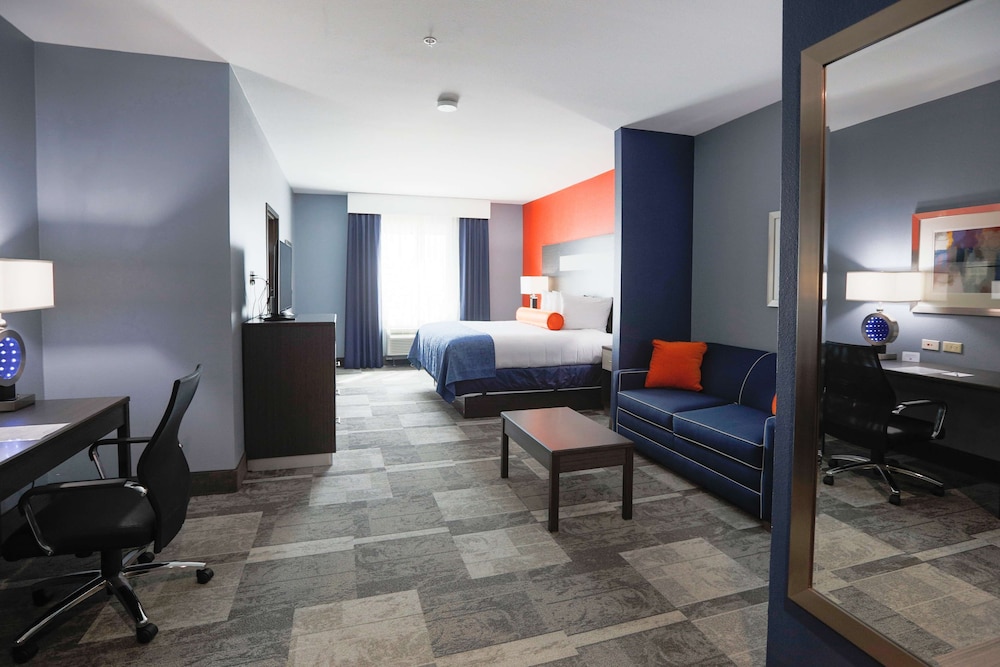 Suite, 1 King Bed, Accessible, Jetted Tub