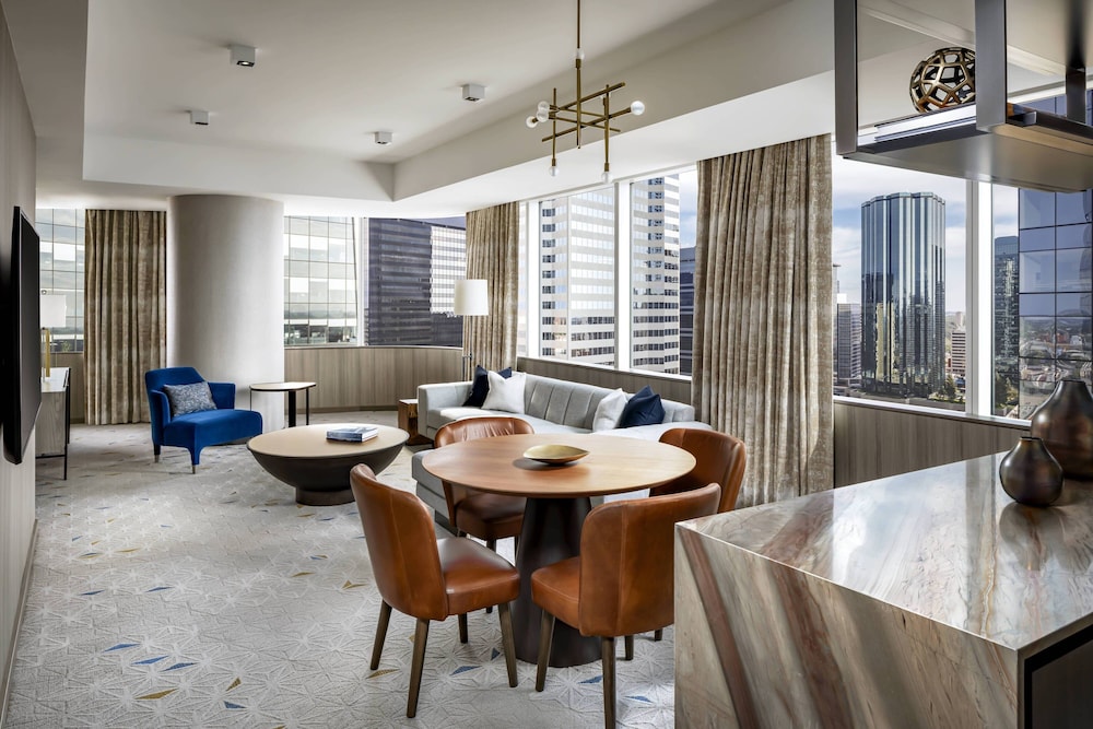 Executive Suite, 1 Bedroom - Photo 3