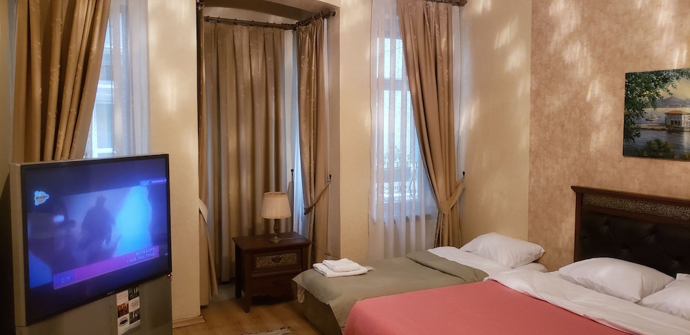 Economy Triple Room, 3 Twin Beds photo 3