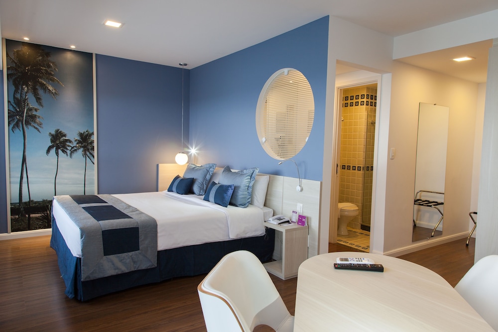 Superior Room, 1 Queen Bed photo 3
