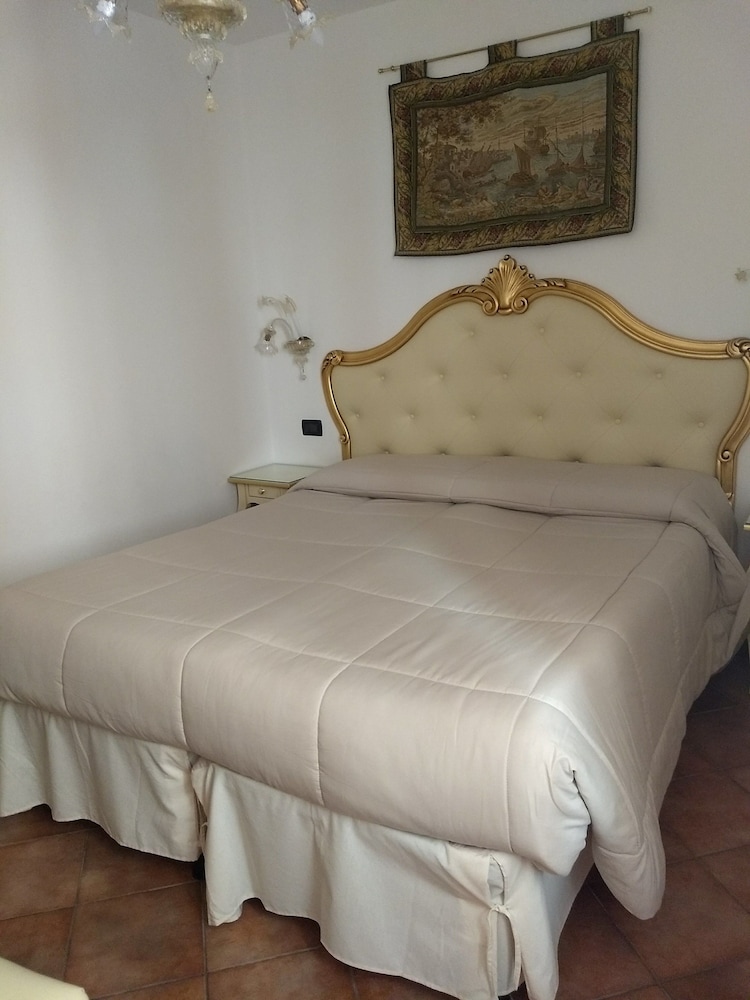 Classic Double Room photo 1