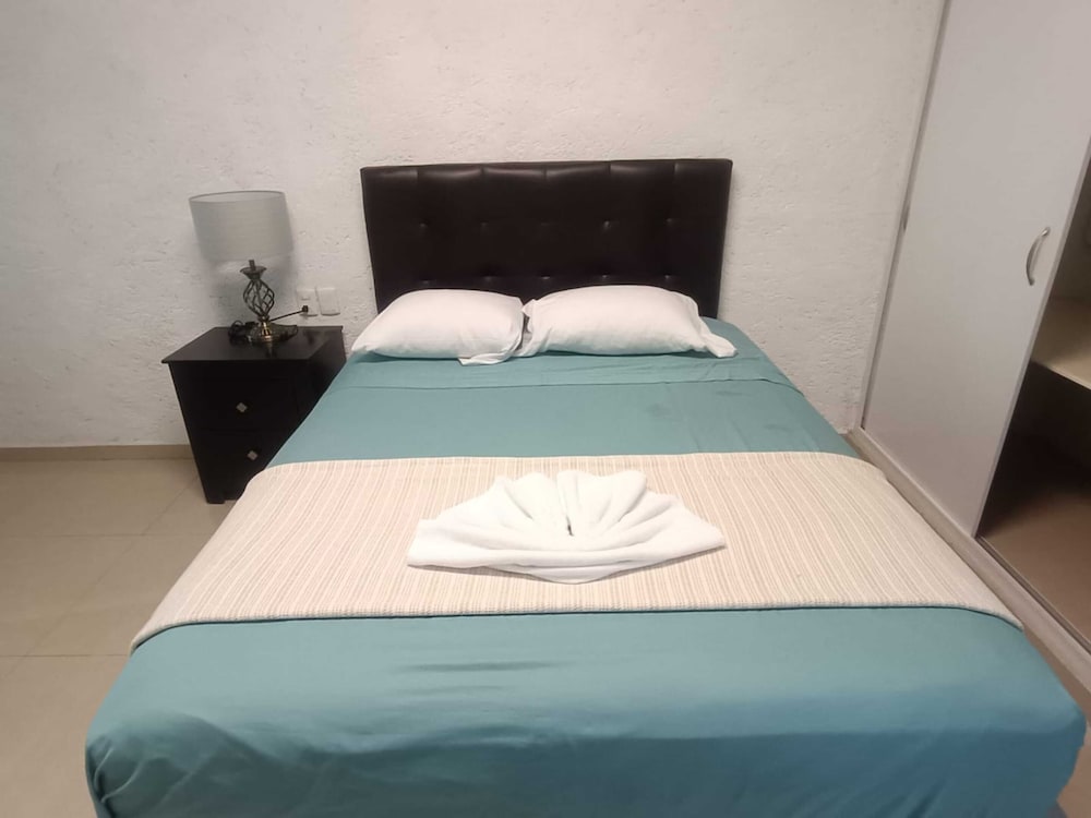 Family Suite, 1 King Bed with Sofa bed, Non Smoking, Private Bathroom photo 2