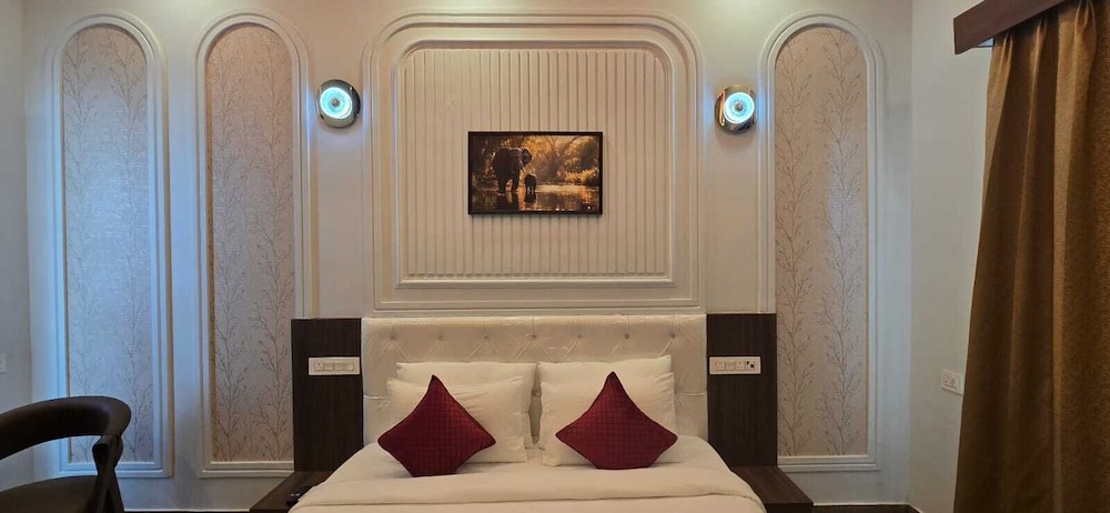 Deluxe Double Room, Garden View
