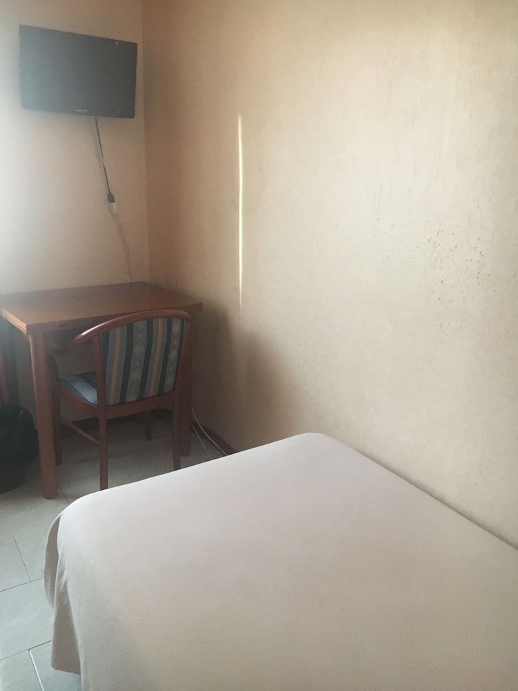 Single Room photo 2