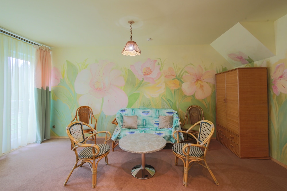 Tropicana photo 2