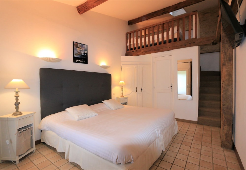 Comfort Room - Photo 3