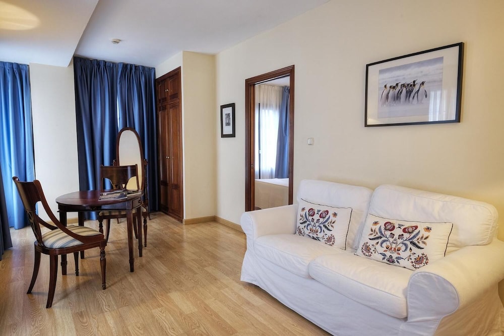 Apartment (Max 4 People)