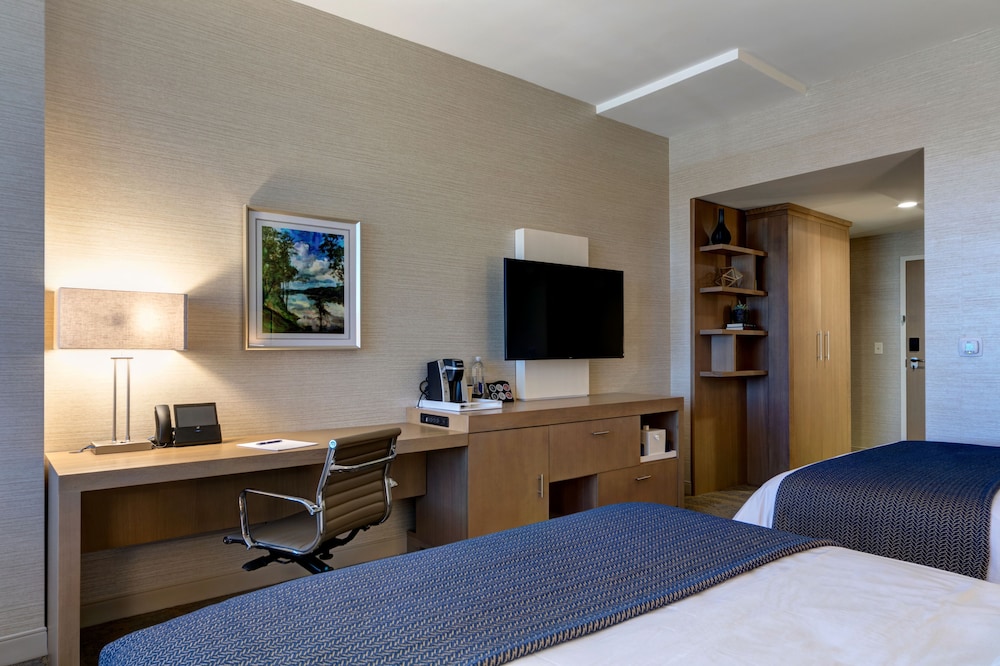 Superior Room, 2 Queen Beds photo 2