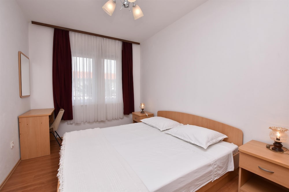 Apartment (A2)