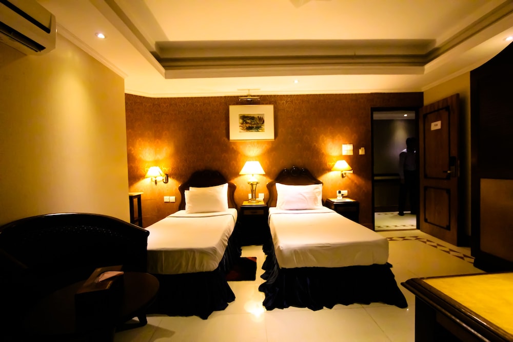 Deluxe Twin Room photo 2